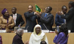 穆加貝當選非盟主席